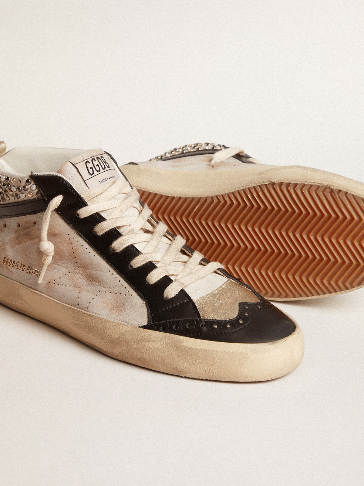 Men's Mid Star LTD in black and white leather with pearls and perforated star