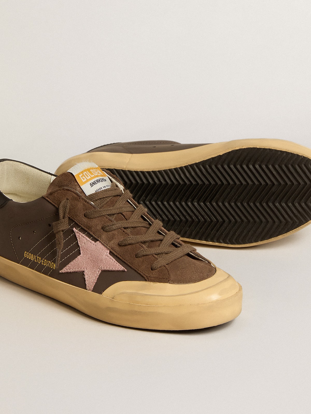 Women's Super-Star Penstar LTD in brown leather with pink suede star