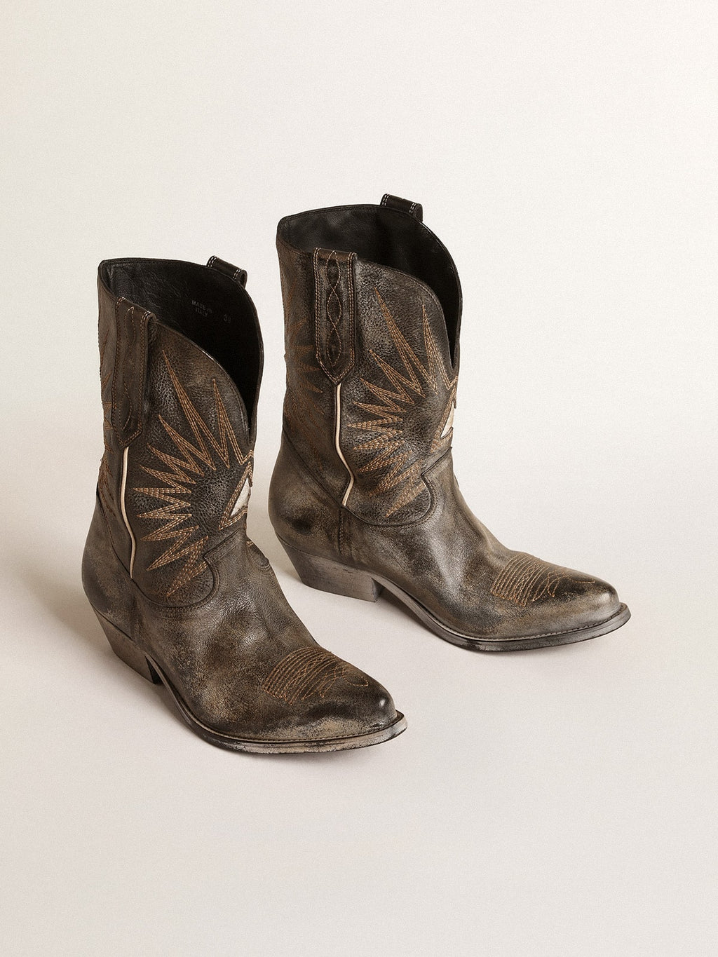 Women's low Wish Star boots in black leather with silver star
