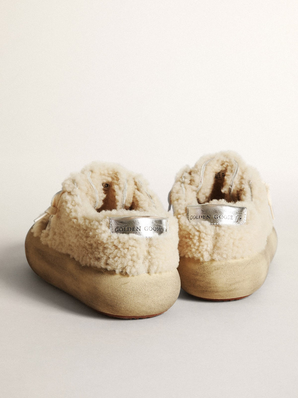Women's Space-Star shoes in beige shearling with white leather star and metallic leather heel tab