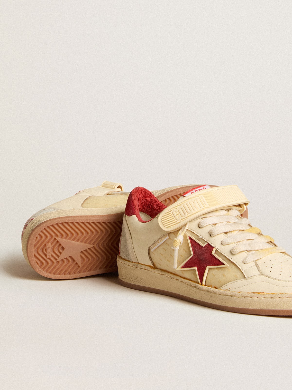 Women's Ball Star LAB in cream-colored nappa with red suede star