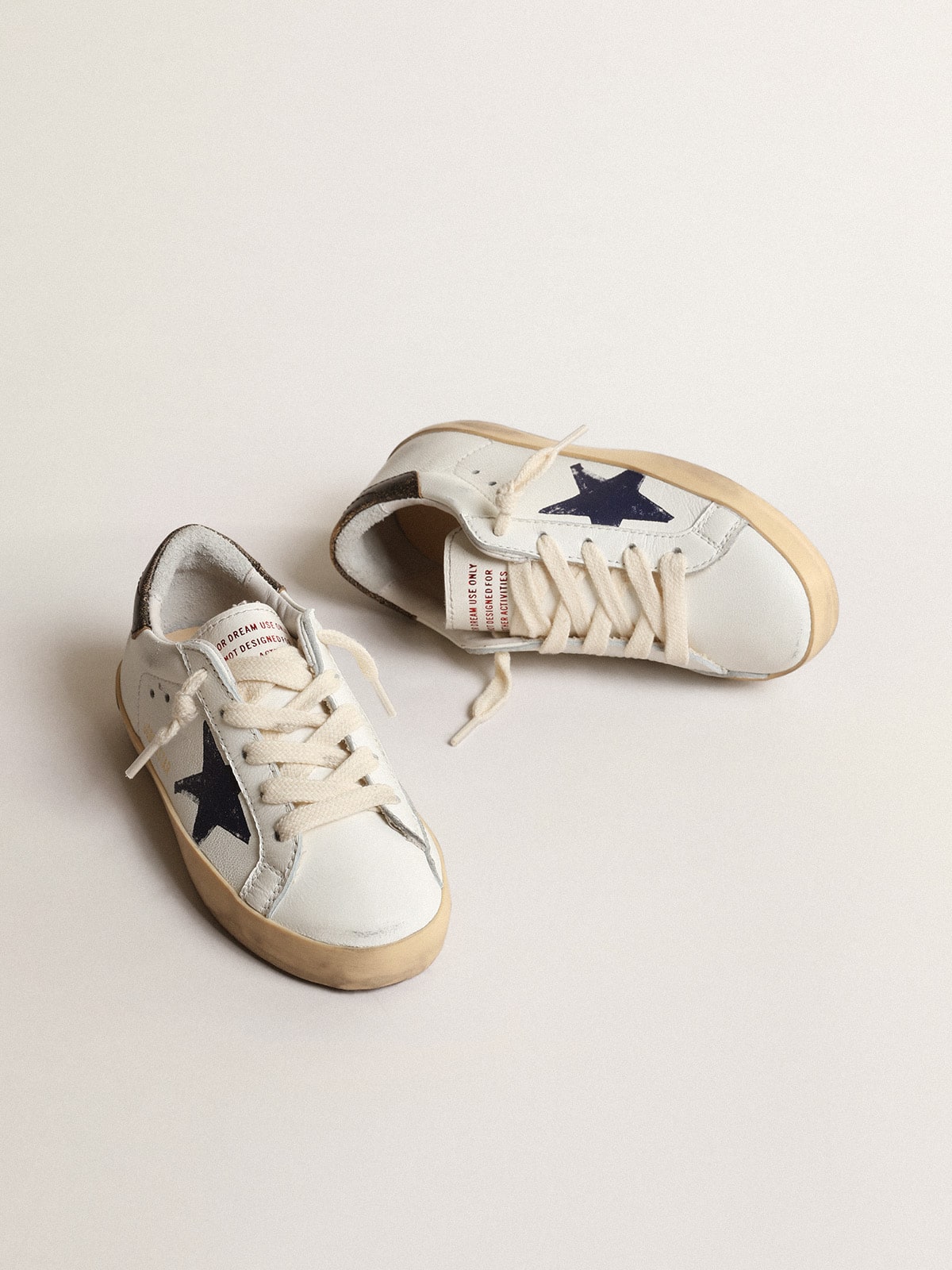 Super-Star Young in nappa with a printed star and black heel tab